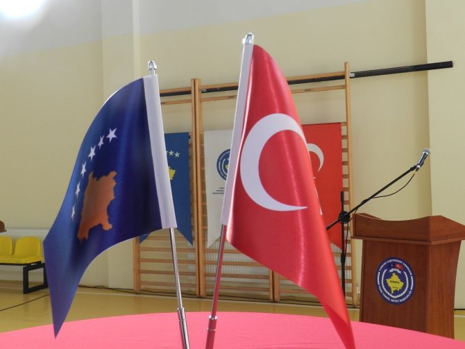 Kosova’da Görev Yapan Türk Askerinden Eğitime Destek