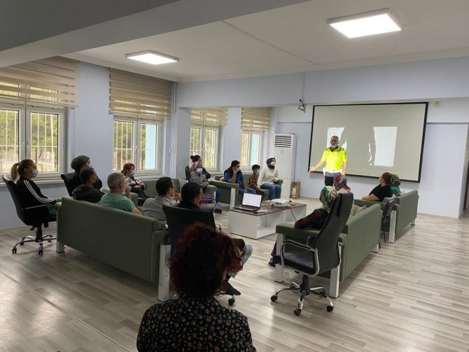 Bakımevi Personeline Trafik Eğitimi