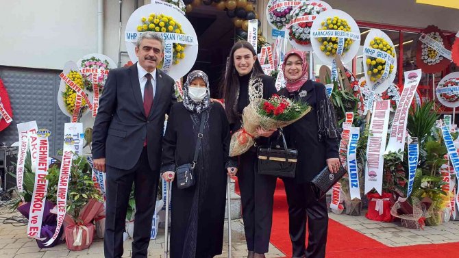 Avukatlık Bürosu Açılışında, Siyaset Ve İş Dünyasından Bir Çok Kesim Bir Araya Geldi