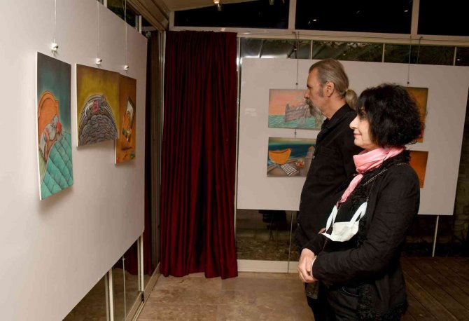 Ödüllü Karikatür Sanatçısının Eserleri Kuşadası’nda Sergileniyor