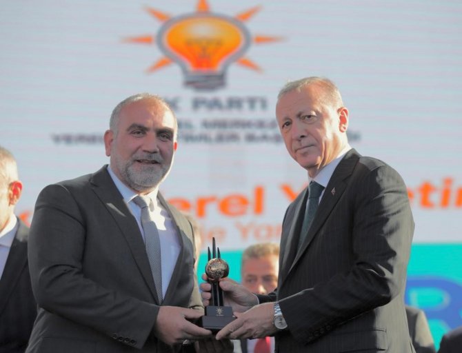 Cumhurbaşkanı’nın Elinden Ödül Alan Başkan Sandıkçı: 