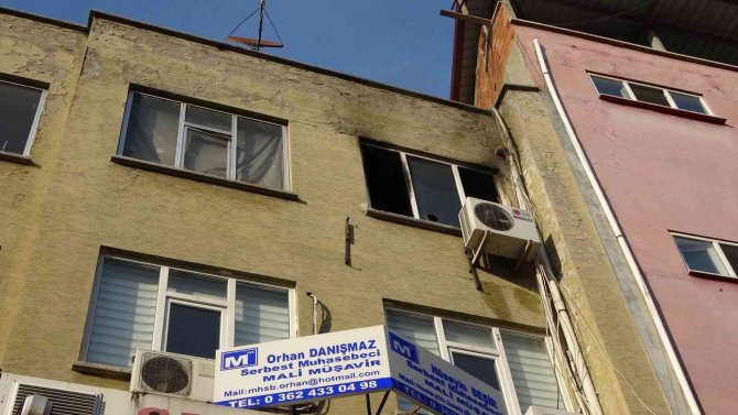 Samsun’da İş Yerinin Deposunda Yangın