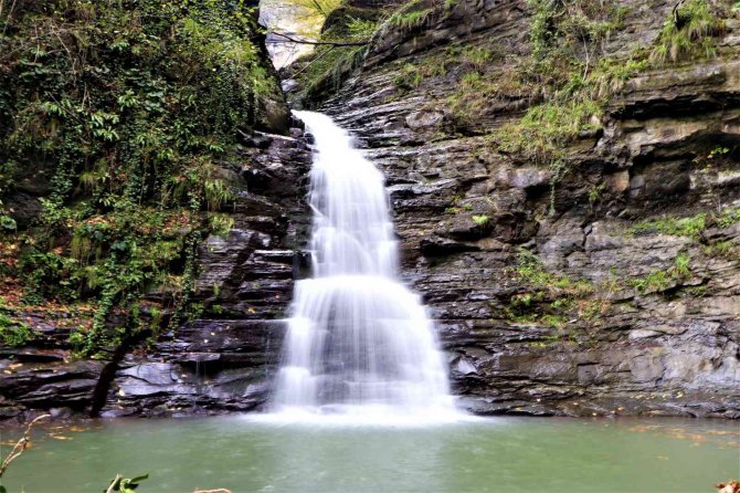 Kabaceviz Şelaleleri Sonbaharda Bir Başka Güzel
