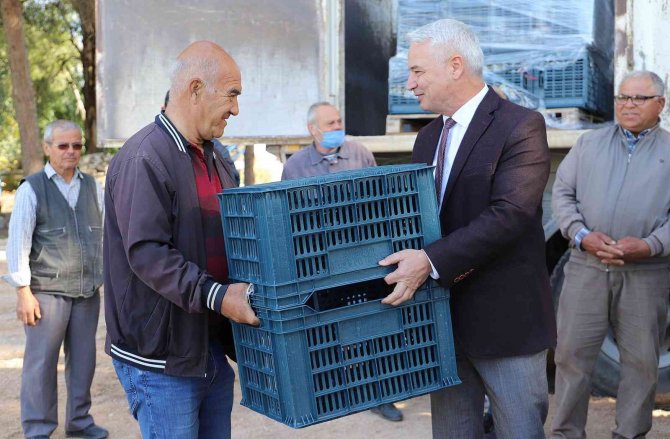 Saruhanlı Belediyesinden Çiftçilere Buğday Tohumu Ve Kasa Desteği