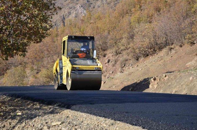 Beytüşşebap’ta Tozlu Yollar Tarihe Karışıyor