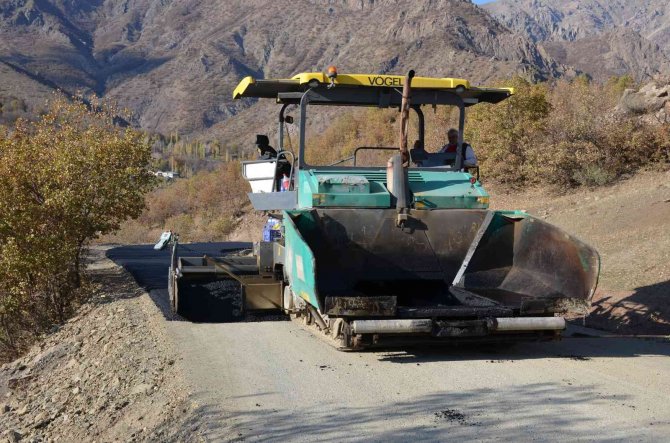 Beytüşşebap’ta Tozlu Yollar Tarihe Karışıyor