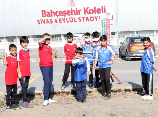 Sivas’ta Okullar Bocce’de Yarıştı