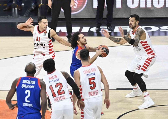 Thy Euroleague: Anadolu Efes: 88 - Olympiacos: 69