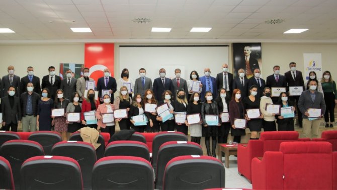 Tunceli’de Etwinning Ulusal Ve Avrupa Kalite Etiketi Ödülleri Dağıtıldı