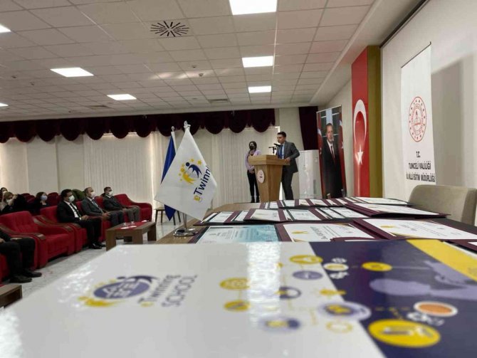 Tunceli’de Etwinning Ulusal Ve Avrupa Kalite Etiketi Ödülleri Dağıtıldı