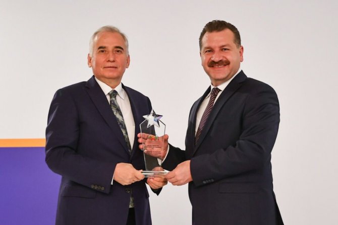 Büyükşehir Ödüllere Doymuyor