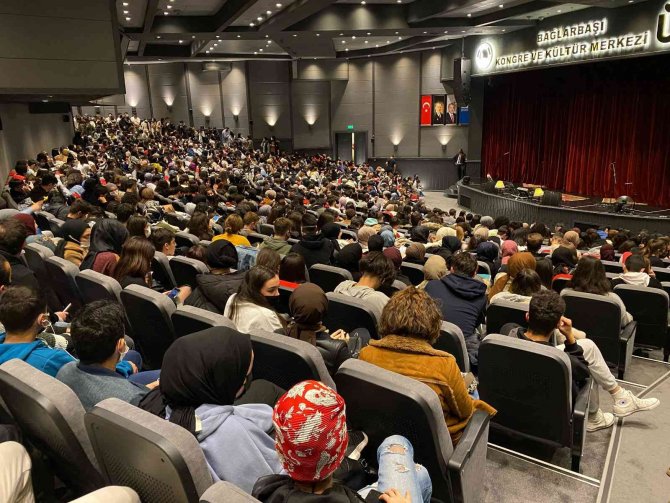 Üsküdar’da Fatma Turgut İle Rock Coşkusu Yaşandı