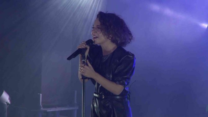 Üsküdar’da Fatma Turgut İle Rock Coşkusu Yaşandı