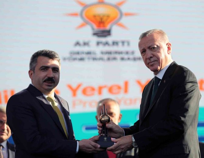 Yıldırım’ın Gençlik Yatırımlarına Erdoğan’dan Ödül