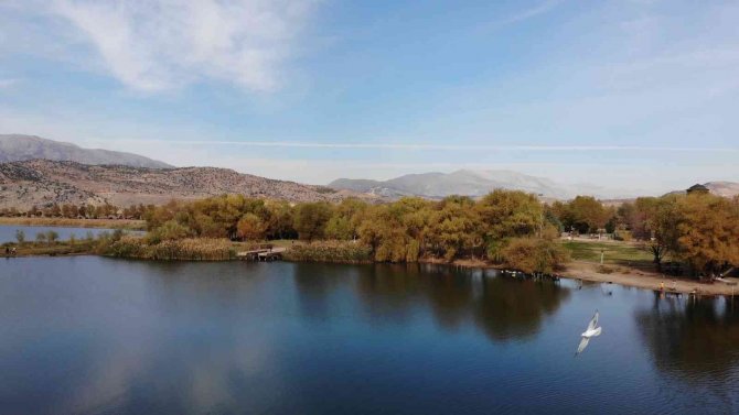 Gölbaşı Gölleri Tabiat Parkı Sonbaharda Ayrı Güzel
