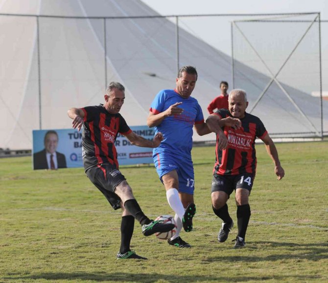Muhtarlar Futbol Turnuvası’nda Çeyrek Finalistler Belli Oldu