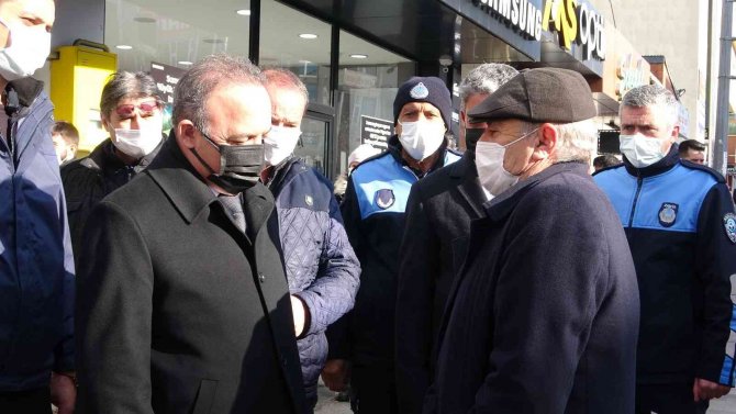 Ardahan Valisi Öner, Aşı Olmayan Esnafı Uyardı