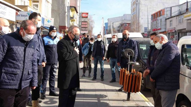 Ardahan Valisi Öner, Aşı Olmayan Esnafı Uyardı