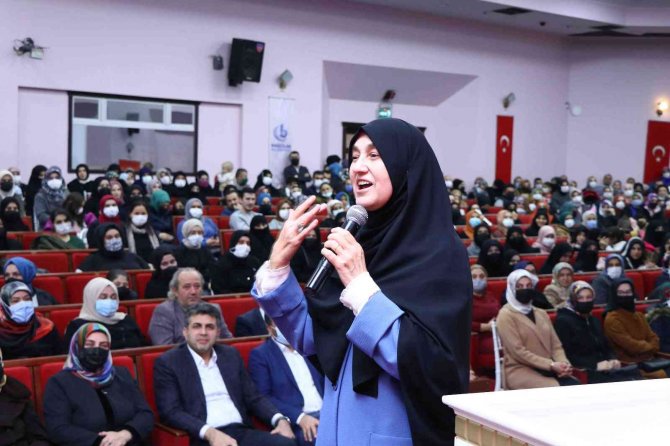 Aile Danışmanı Saliha Erdim "Cinsel Kimlik Karmaşası Aile Hayatındaki Travmadan Kaynaklanıyor"