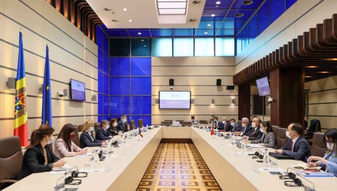 Bakan Çavuşoğlu, Özerk Yeri Başkanı Vlah Ve Parlamento Başkanı Grosu İle Görüştü