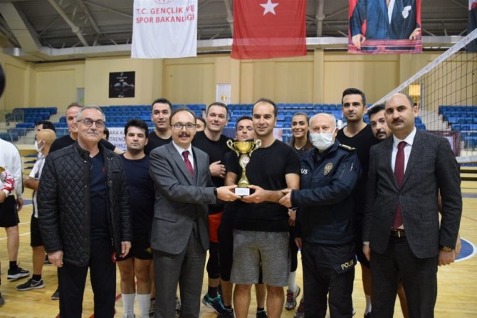 Bilecik İ̇l Emniyet Müdürlüğü Takımı Turnuva Şampiyonu