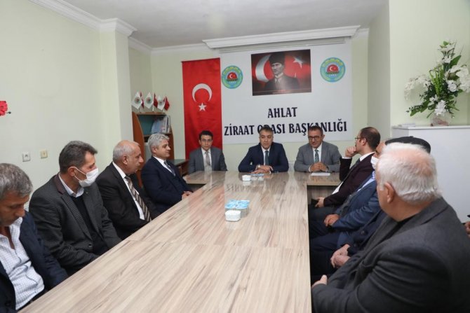 Bitlis Valisi Oktay Çağatay’a ‘Çiftçi Dostu Şeref Belgesi’ Verildi