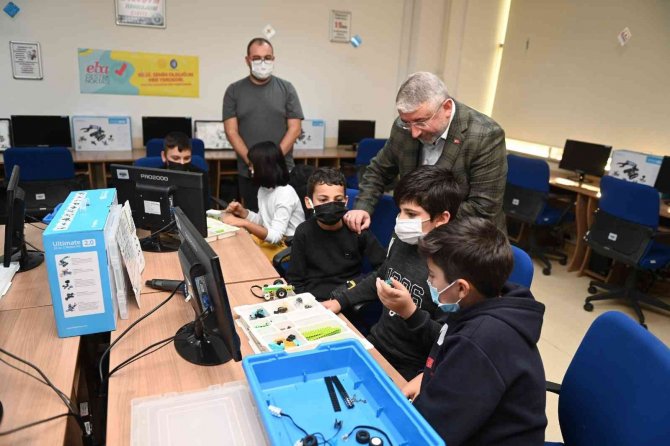 Çorum Belediyesi Robotik Kodlama Kursu Açtı