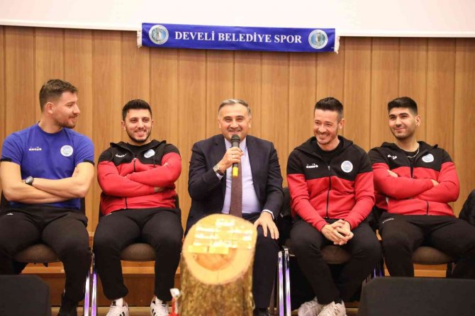 Develi Belediyespor Seyrani Kampüsü’nde Öğrencilerle Bir Araya Geldi