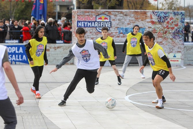 Red Bull Neymar Jr’s Five’ta En İyi Sokak Futbolcuları Belli Oluyor