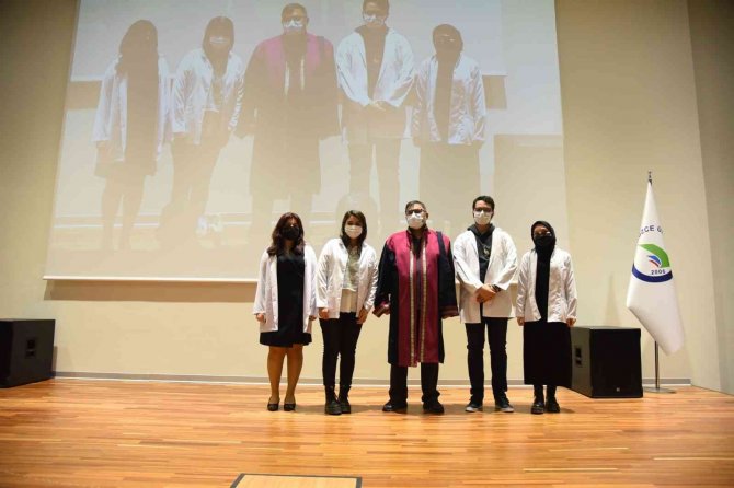 Beyaz Önlükleriyle Hekimlik Mesleğine İlk Adımlarını Attı