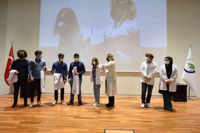 Beyaz Önlükleriyle Hekimlik Mesleğine İlk Adımlarını Attı