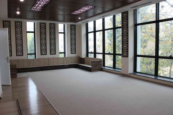 Akçakoca Modern Gençlik Merkezine Kavuştu