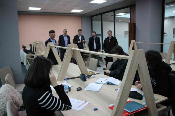 Akçakoca Modern Gençlik Merkezine Kavuştu