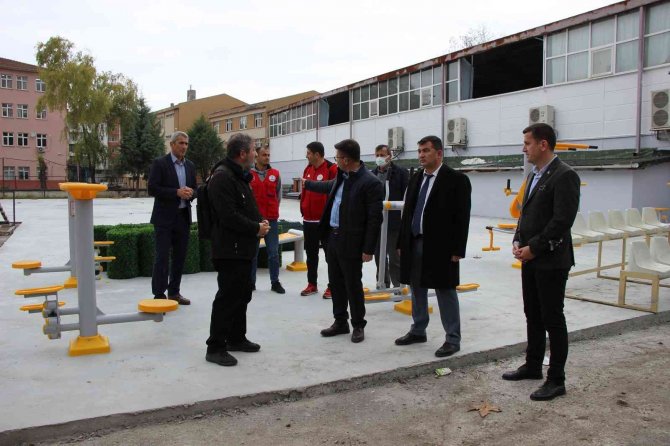 Akçakoca Modern Gençlik Merkezine Kavuştu