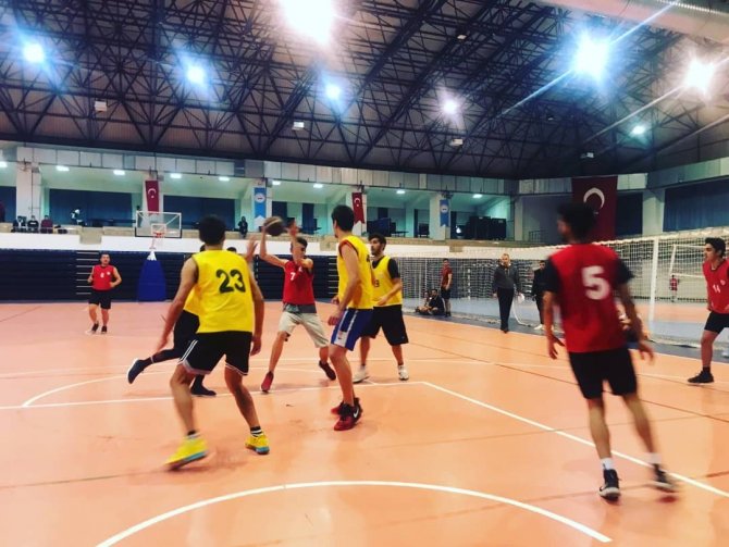 Erciyes Üniversitesi Kız-erkek Basketbol Takım Seçmeleri Yapıldı