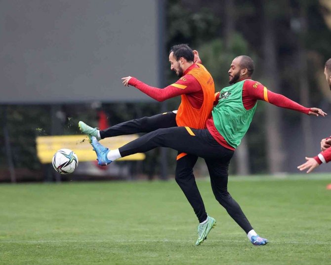 Galatasaray, Derbi Hazırlıklarını Sürdürdü