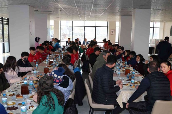 Kabakcı, Sem Sporcuları İle Buluştu