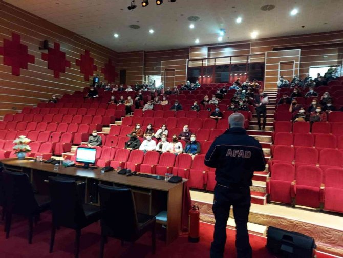 Afad’tan Sağlık Personeline Afet Bilinci Eğitimi