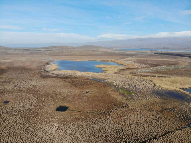 Kars’ta Saklı Cennet ’Lavaş Gölü’ Havadan Görüntülendi