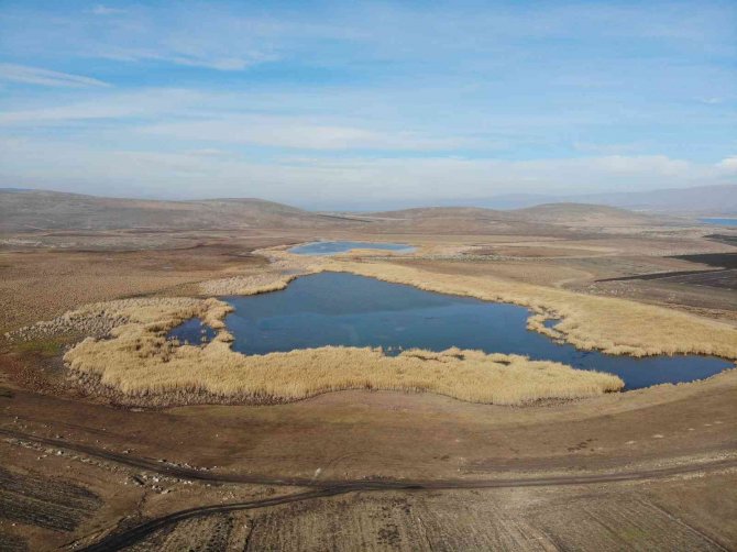 Kars’ta Saklı Cennet ’Lavaş Gölü’ Havadan Görüntülendi