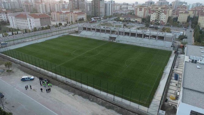 Fikri Bayrıl Spor Tesisleri’nde Yenileme Çalışmalarında Sona Gelindi