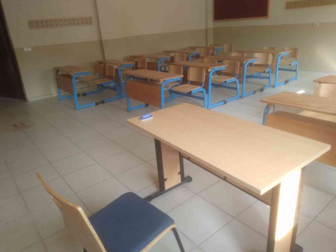 Alaşehir’de 800 Öğrenci ’İkili’ Eğitimden ’Tekli’ Eğitime Geçiyor