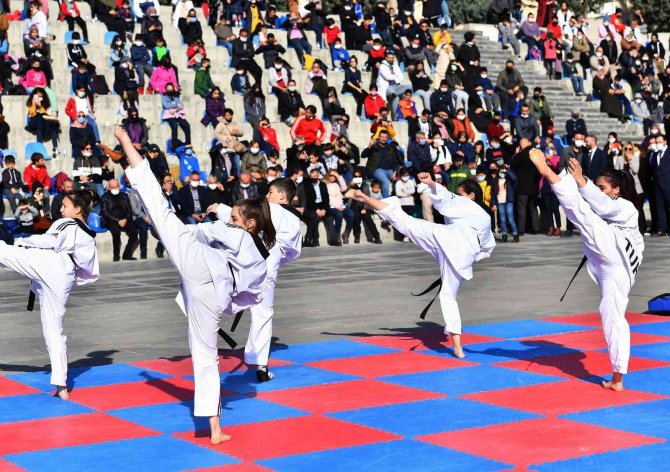 Ankara’da “Eğitim Ve Spora Destek Projesi” Başladı