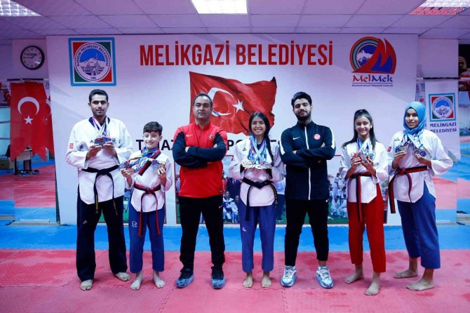 Melikgazi Sporcuları Dünya Şampiyonası Yolunda