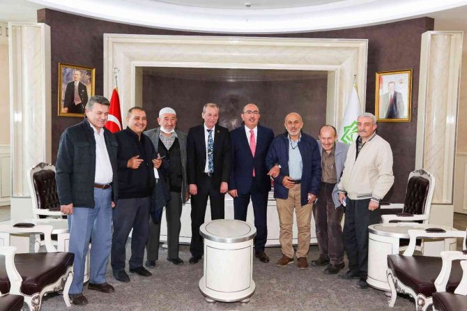 Başkan Kavuş’a Vatandaşların Ziyaretleri Sürüyor