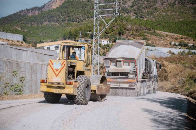Anamur Ve Boyazı’da Asfalt Çalışmaları Sürüyor