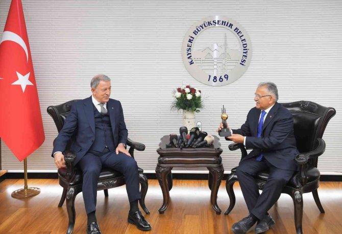 Hulusi Akar, Başkan Büyükkılıç’ı Ziyaret Etti