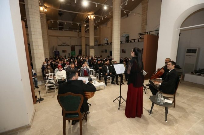 Yaprak Sayar’dan Mekan Akustiği Konseri