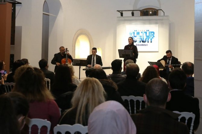 Yaprak Sayar’dan Mekan Akustiği Konseri