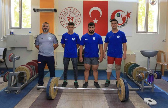 Pamukkale Belediyespor’un Halter Antrenörüne Önemli Görev